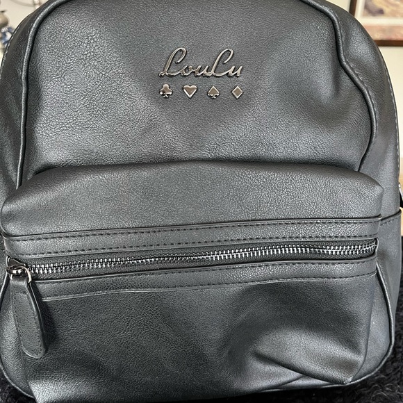 Backpack - Picture 1 of 6